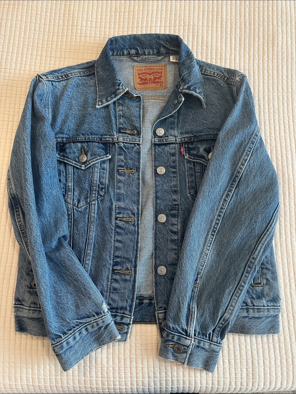 Levi's Denim Jacket in Medium Blue